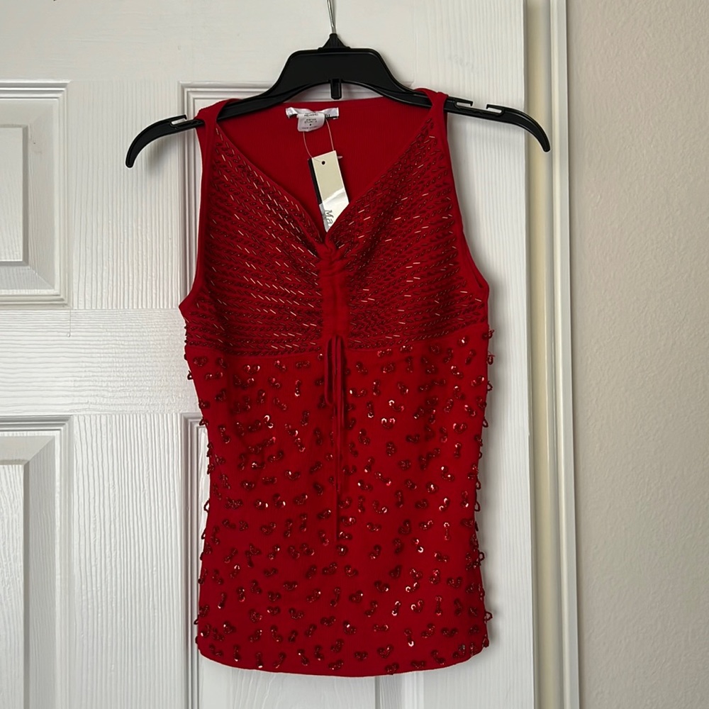 RED KNIT SLEEVELESS TOP